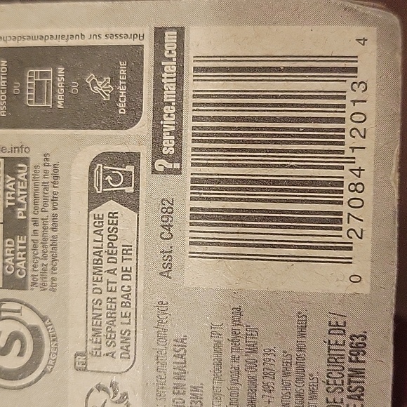 Hot Wheels Batman: The Animated Series Batman Diecast Gold Car Ages 3+ - Picture 11 of 14